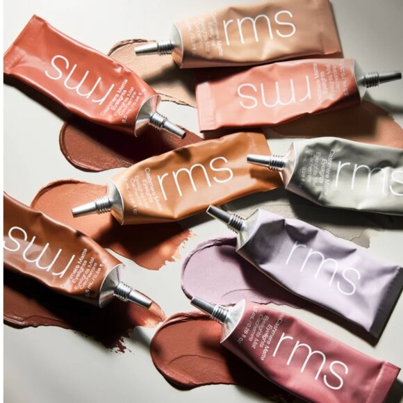 RMS Beauty Cashmere Matte Eyelight Eyeshadow | TUNDRA TAUPE: A light desert sand - Picture 6 of 14